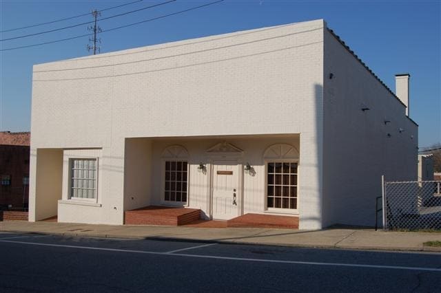 215 Church St, Lenoir, NC for sale - Primary Photo - Image 1 of 62