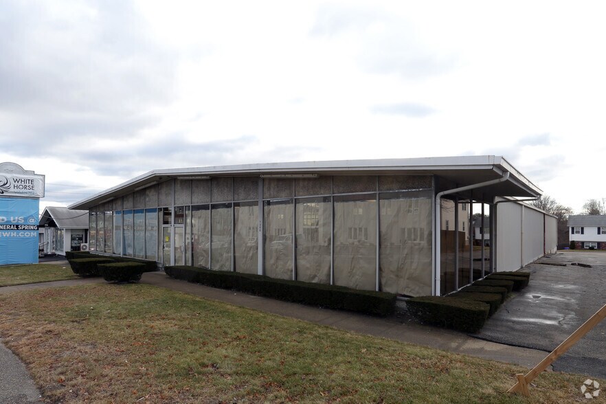 1350 Mineral Spring Ave, North Providence, RI for sale - Primary Photo - Image 1 of 1