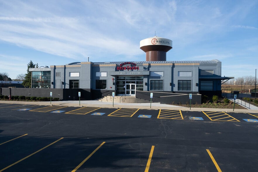 700 N Milwaukee Ave, Wheeling, IL for sale - Building Photo - Image 1 of 9