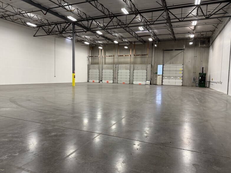 3108-3148 NE 181st Ave, Portland, OR for lease - Interior Photo - Image 2 of 4