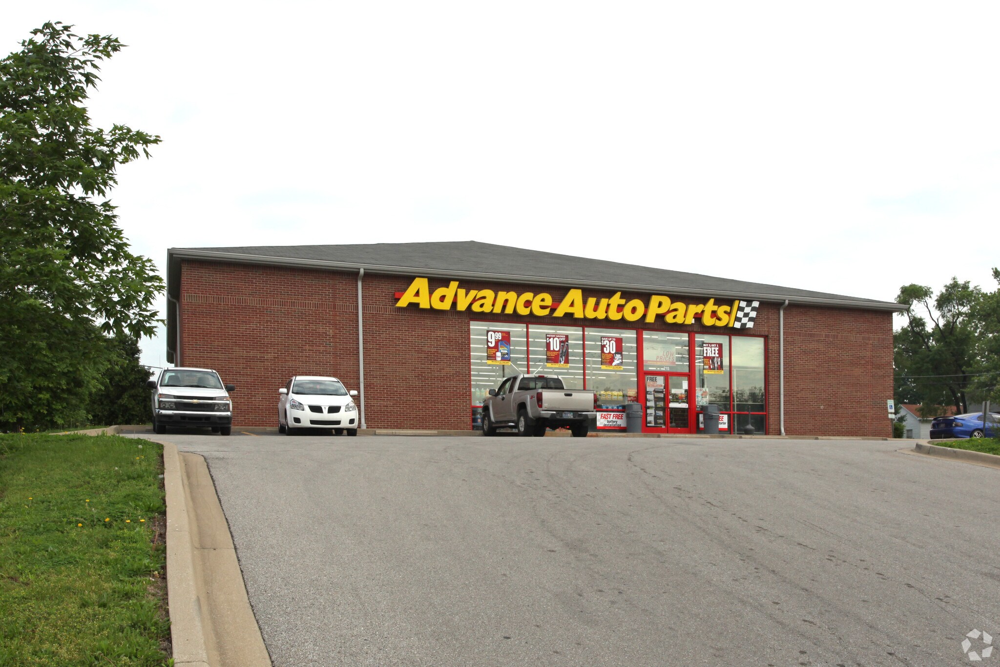 215 E 10th St, Jeffersonville, IN for sale Primary Photo- Image 1 of 1