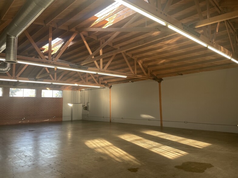 3016-3020 E Olympic Blvd, Los Angeles, CA for lease - Interior Photo - Image 2 of 13