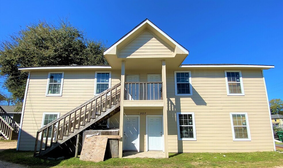 7002 Capitol St, Houston, TX 77011