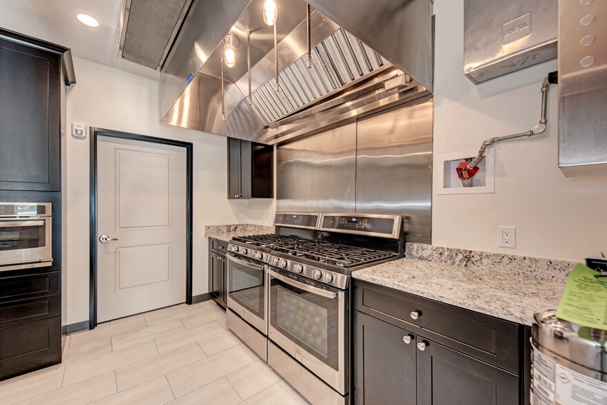 501 Ranch to Market Rd, Wimberley, TX for sale - Building Photo - Image 2 of 12