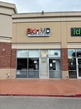 800-820 NE Mall Rd, Hurst, TX for lease Building Photo- Image 1 of 4