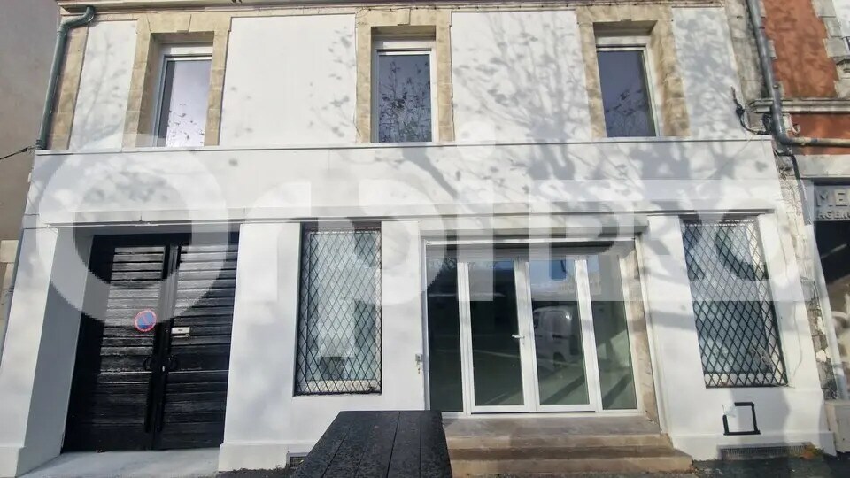Office in La Rochelle for sale - Building Photo - Image 1 of 5