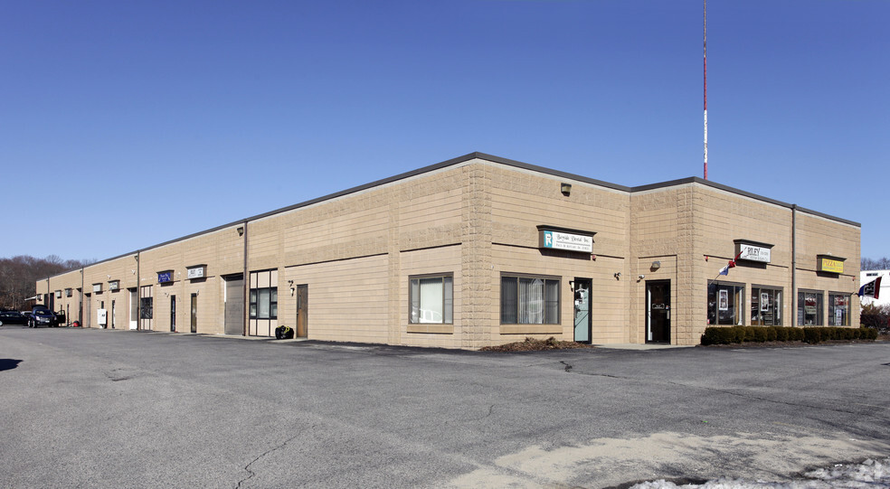 15 Gooding Ave, Bristol, RI for sale - Primary Photo - Image 1 of 1