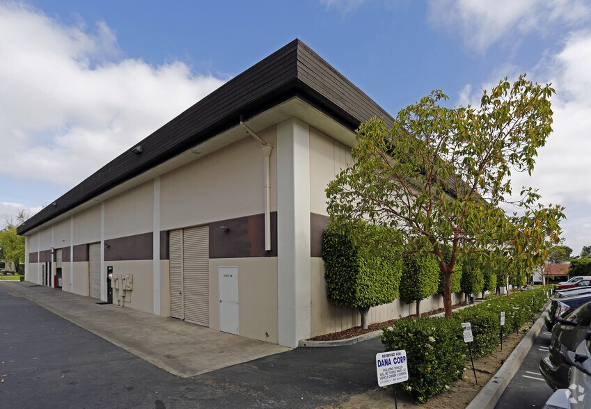 23152 Verdugo Dr, Laguna Hills, CA for lease - Building Photo - Image 3 of 5