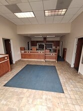 800 W Harris St, Eureka, CA for lease Interior Photo- Image 2 of 3