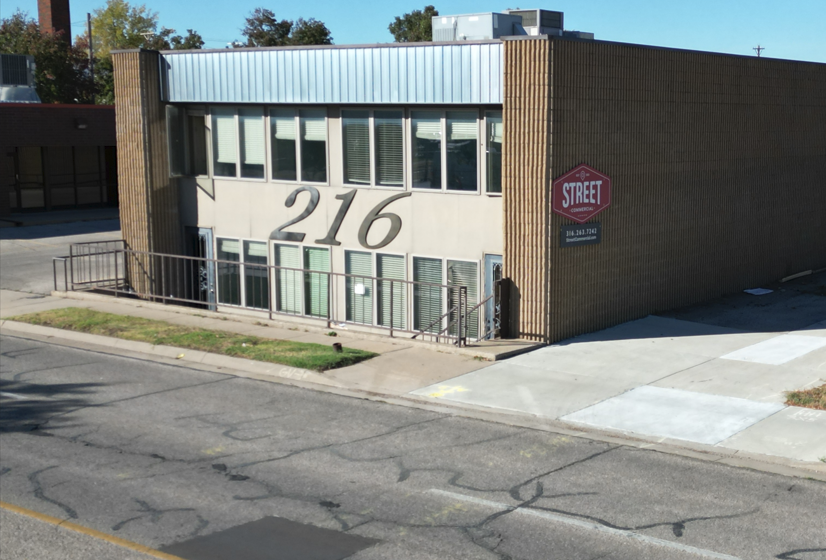 216 W Murdock St, Wichita, KS for lease - Building Photo - Image 1 of 4