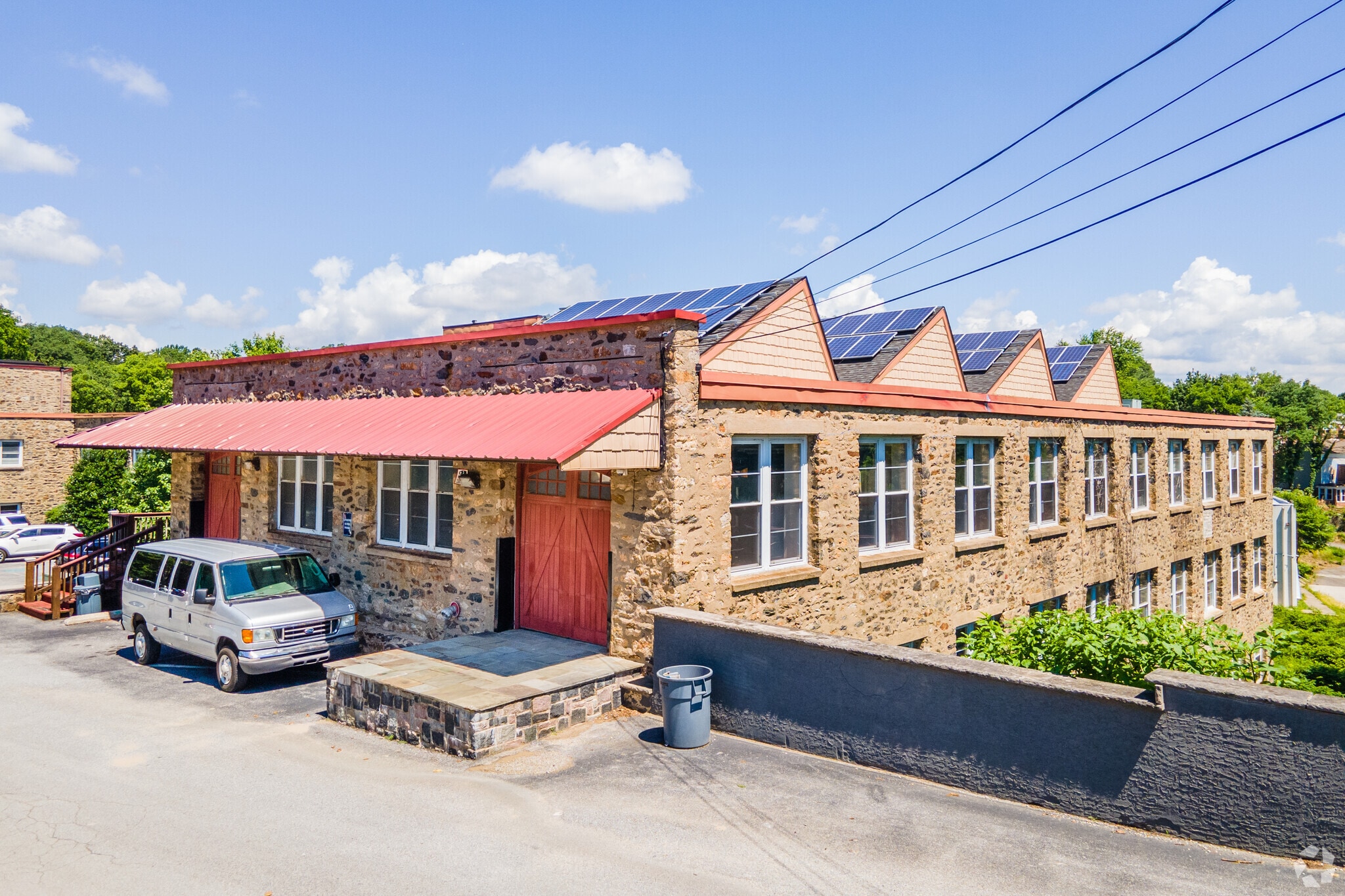 4 Rockbourne Ave, Clifton Heights, PA for lease Primary Photo- Image 1 of 9