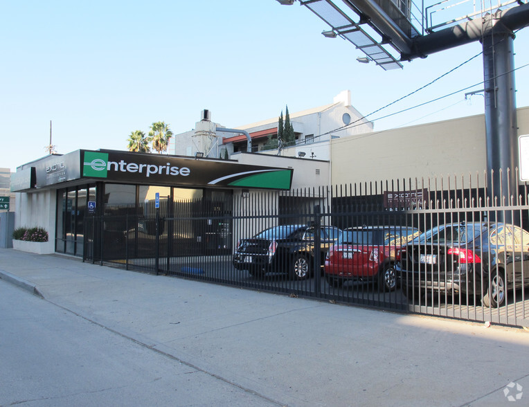 11151 W Olympic Blvd, Los Angeles, CA for lease - Building Photo - Image 1 of 7