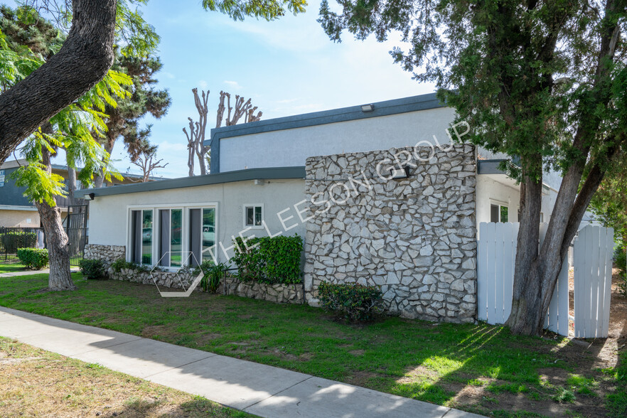 128 E Wakefield Ave, Anaheim, CA for sale - Building Photo - Image 2 of 19