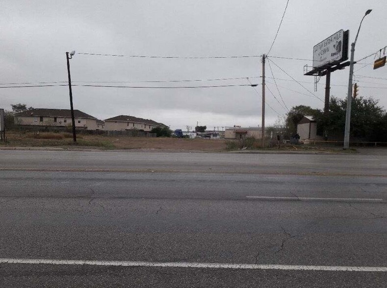 Jaime Zapata Memorial Hwy, Laredo, TX for sale - Primary Photo - Image 1 of 1