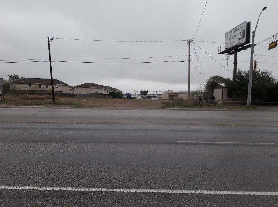 Jaime Zapata Memorial Hwy, Laredo, TX for sale Primary Photo- Image 1 of 1