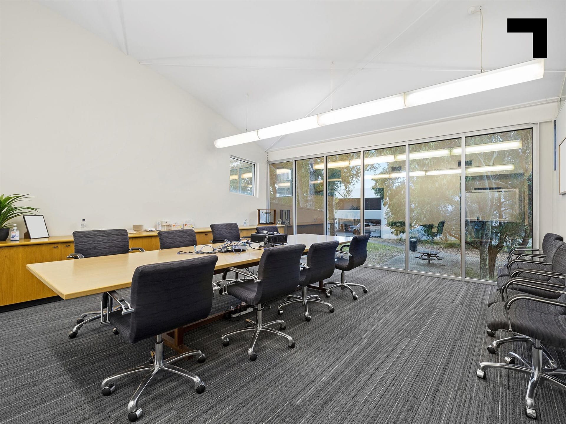 18-20 King St, Blackburn for lease Interior Photo- Image 1 of 6