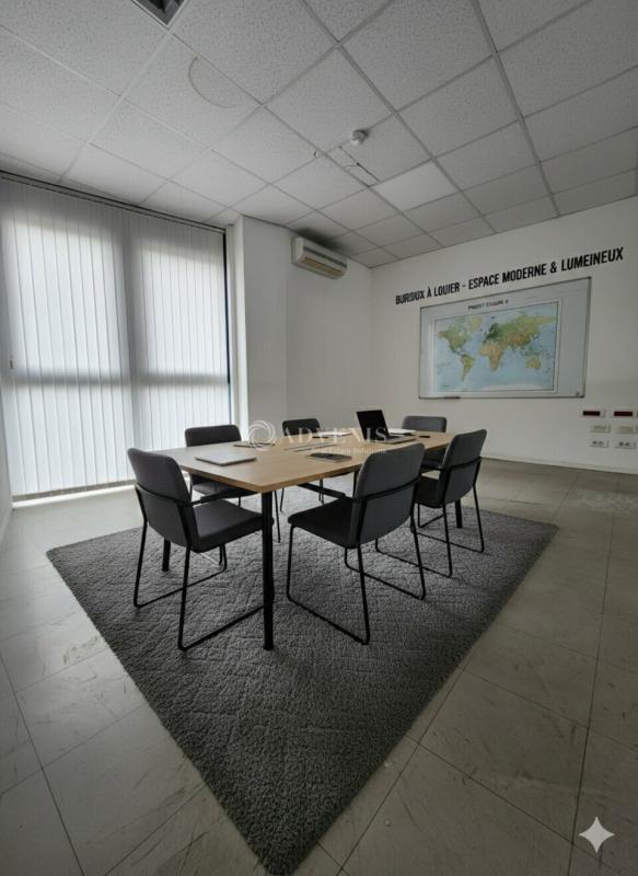 Industrial in for lease Interior Photo- Image 1 of 13