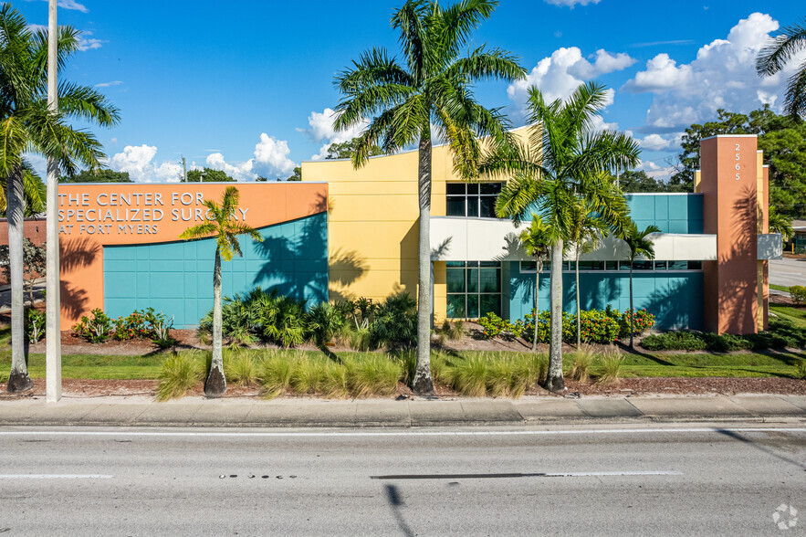 2565 Cleveland Ave, Fort Myers, FL for sale - Primary Photo - Image 1 of 1