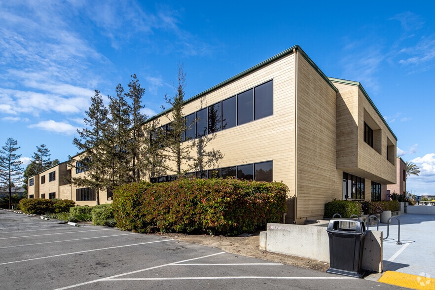 18818 Teller Ave, Irvine, CA for lease - Building Photo - Image 3 of 10