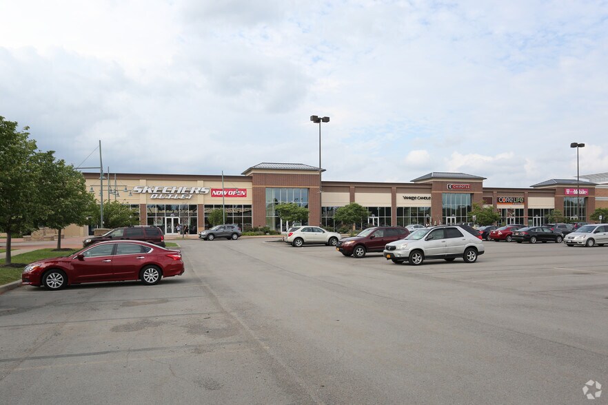 927 Holt Rd, Webster, NY 14580