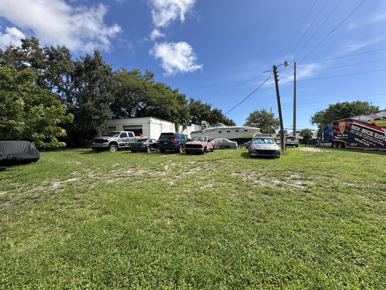 112-115 NW 4 Ave, Dania Beach, FL for lease - Primary Photo - Image 1 of 6