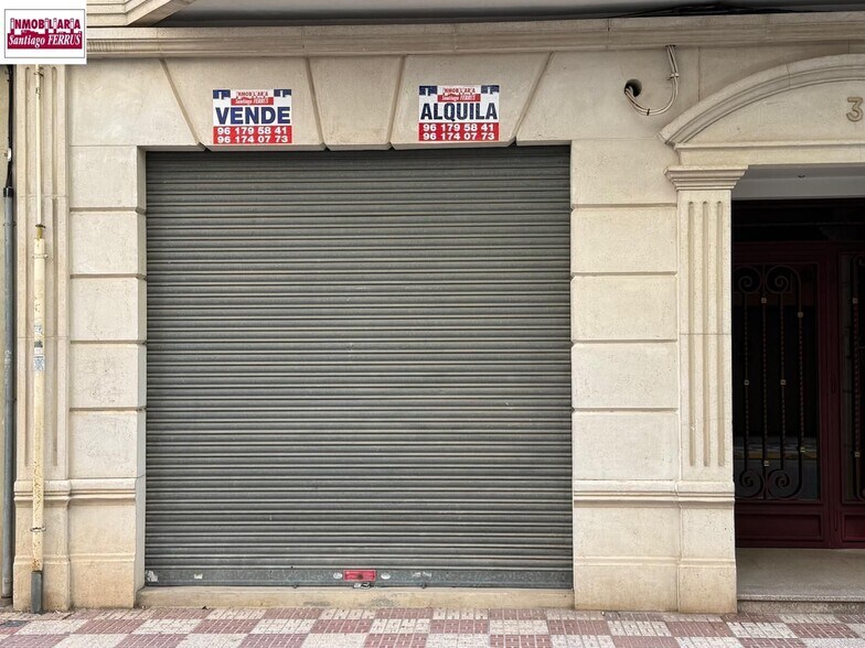Retail in Almussafes for sale - Building Photo - Image 1 of 6