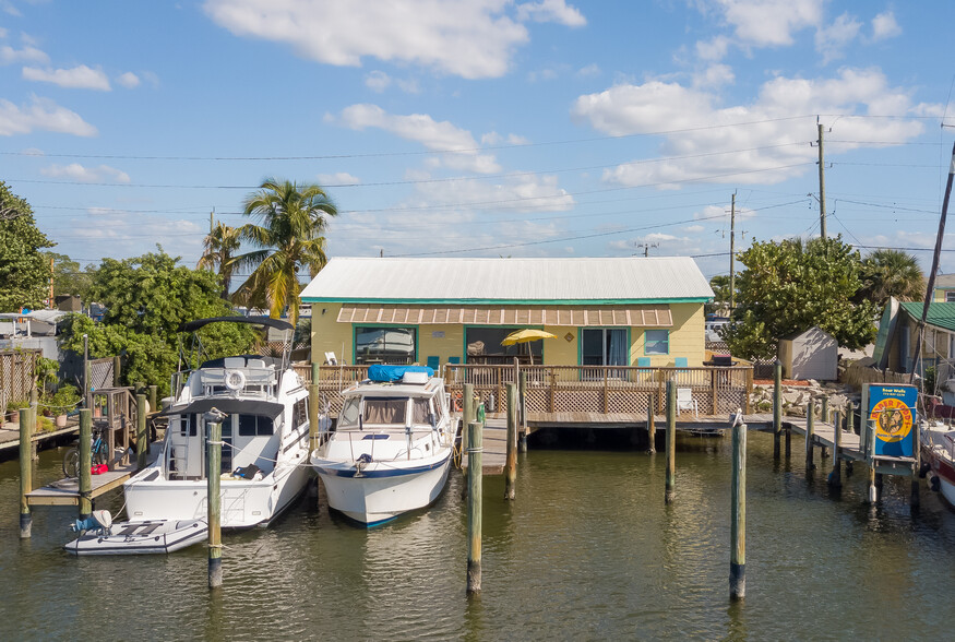 18600 San Carlos Blvd, Fort Myers, FL for sale - Building Photo - Image 1 of 1