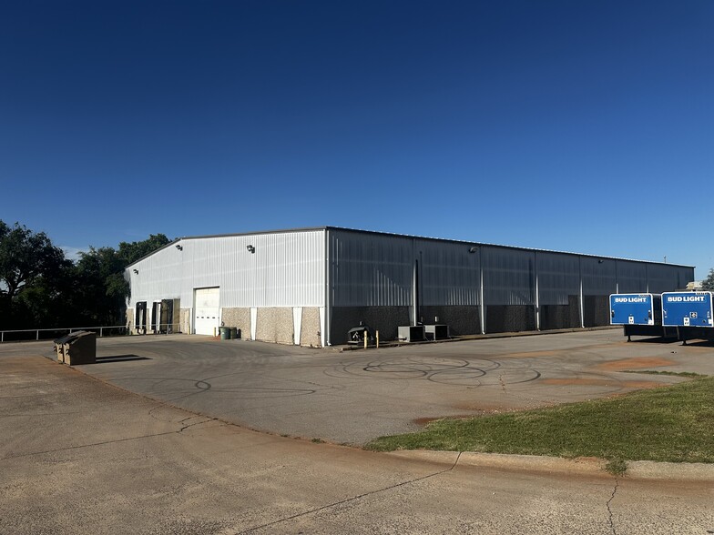 1001 S 7th St, Clinton, OK for sale - Building Photo - Image 2 of 10