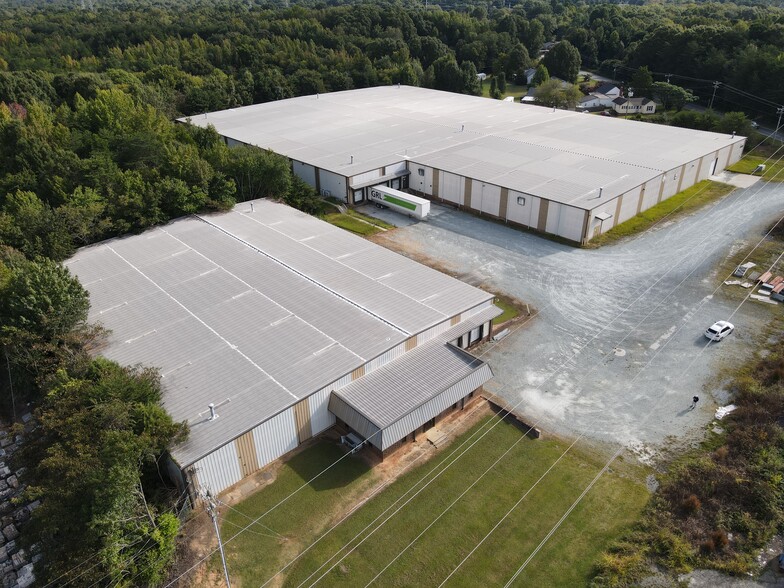 1737 Flora Ave, Burlington, NC for lease - Primary Photo - Image 1 of 8