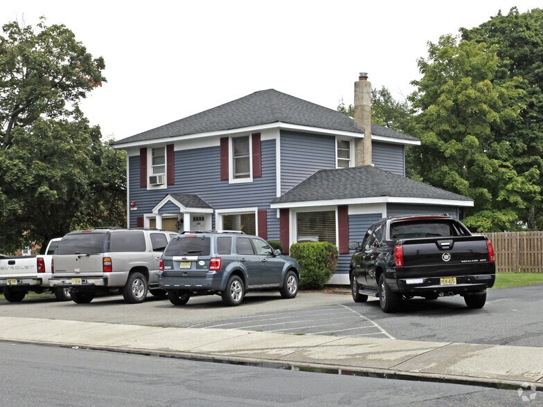 630 Newark Pompton Tpke, Pompton Plains, NJ for sale - Primary Photo - Image 1 of 1