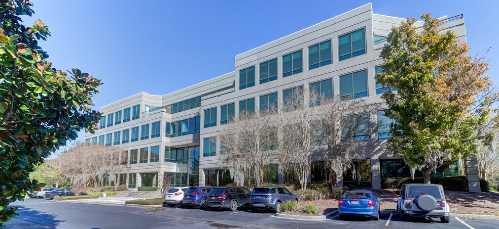 4401 Belle Oaks Dr, North Charleston, SC for lease - Building Photo - Image 1 of 17