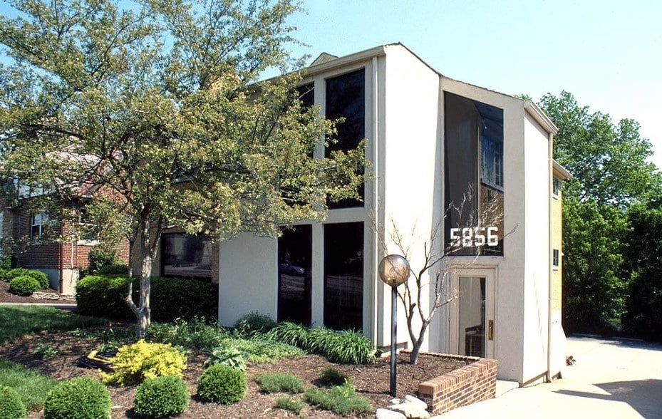 5856 Glenway Ave, Cincinnati, OH for lease - Building Photo - Image 1 of 11
