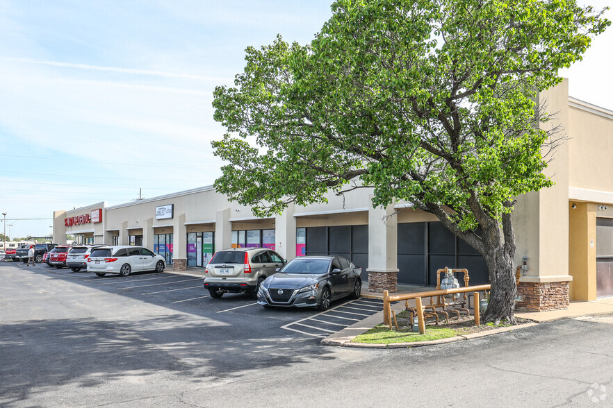 9902-9912 E 21st St, Tulsa, OK for lease - Building Photo - Image 1 of 8