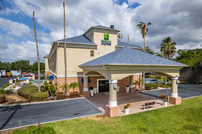 More details for 1810 S Highway 27, Clermont, FL - Hospitality for Sale
