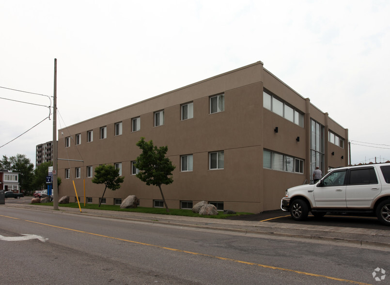 172 King St E, Oshawa, ON for lease - Building Photo - Image 2 of 9