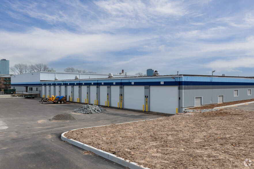 85 Amity St, Jersey City, NJ for lease - Building Photo - Image 3 of 11