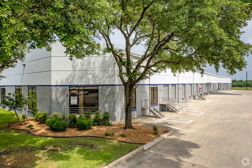 5400-5410 Kaepa Ct, San Antonio, TX for lease - Primary Photo - Image 1 of 31