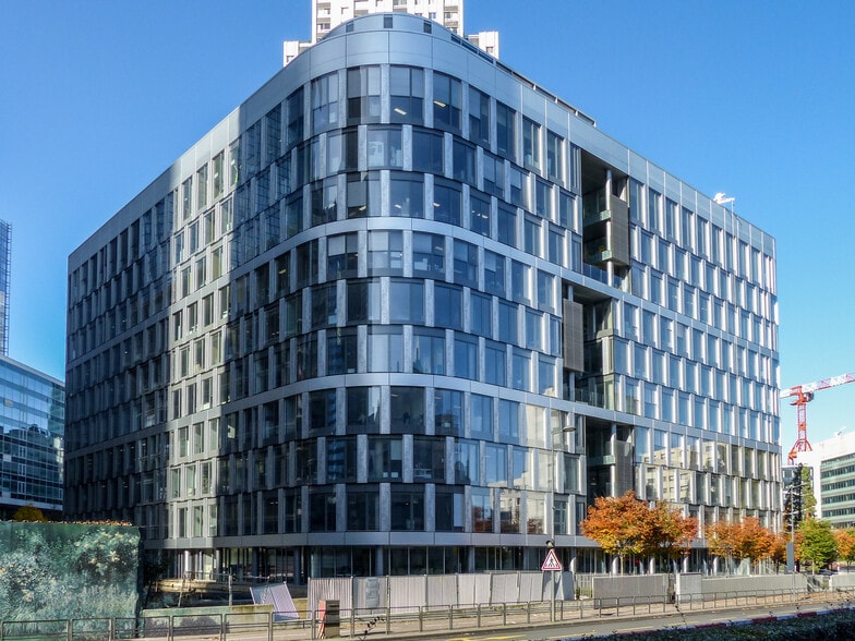 34 Rue Henri Régnault, Courbevoie for lease - Building Photo - Image 2 of 3