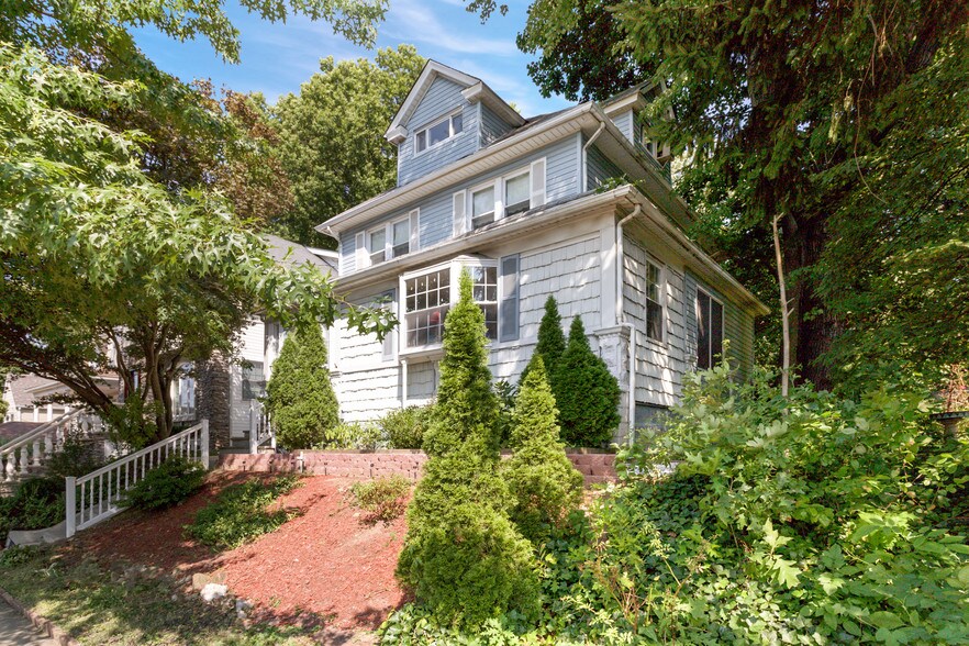 383 Livermore Ave, Staten Island, NY 10314