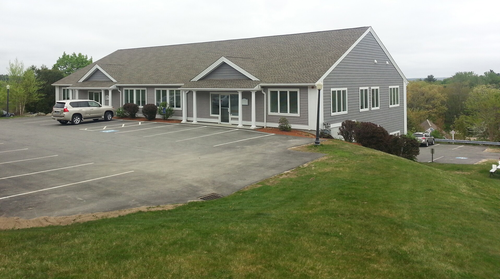 387 E Dunstable Rd, Nashua, NH for sale Primary Photo- Image 1 of 1