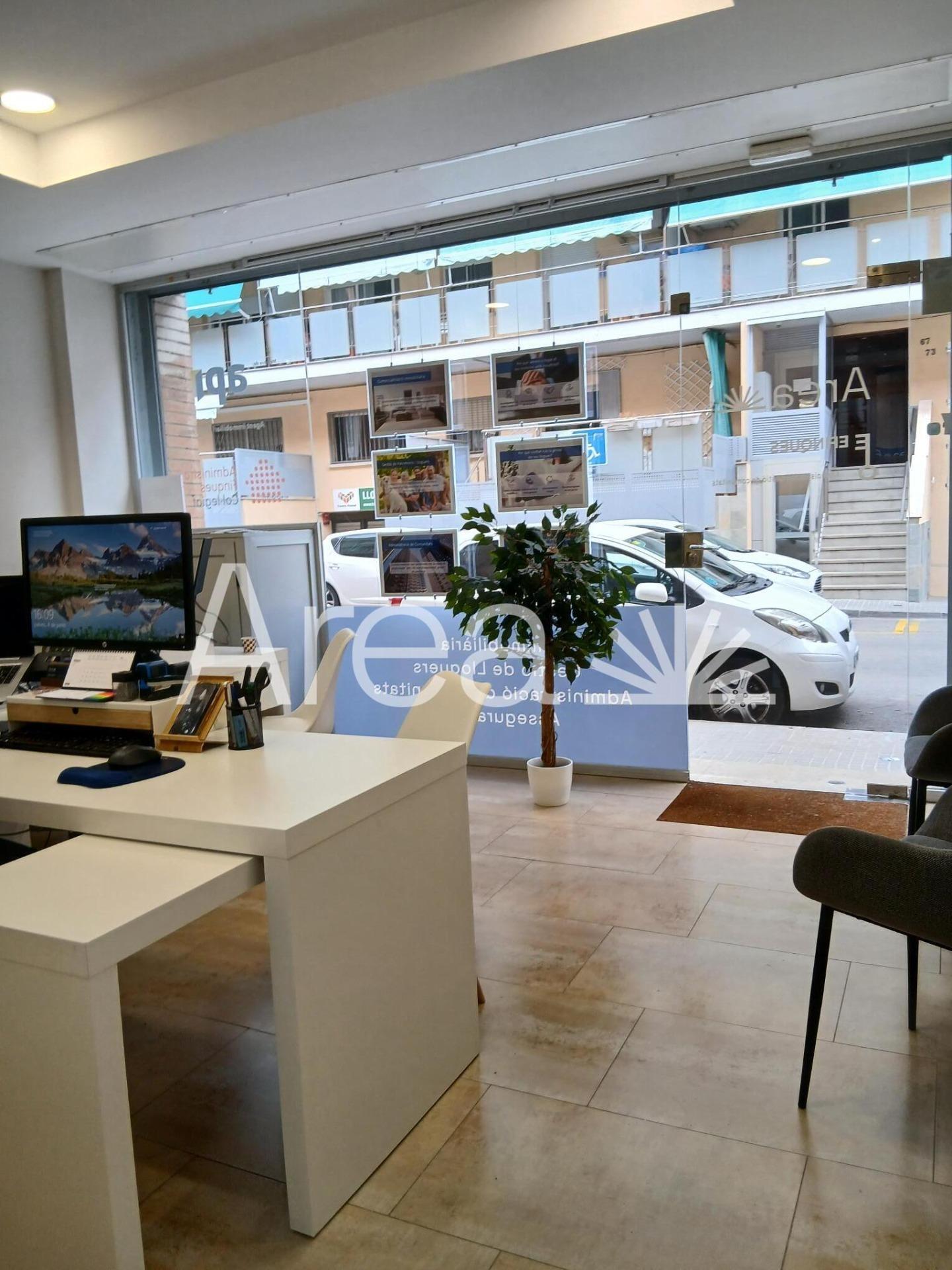Office/Retail in Vilassar de Mar, Barcelona for lease Interior Photo- Image 1 of 10