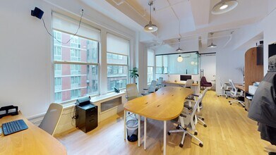 336-342 W 37th St, New York, NY for lease Building Photo- Image 2 of 9