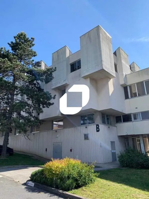 Office in Chilly-Mazarin for lease Building Photo- Image 1 of 6