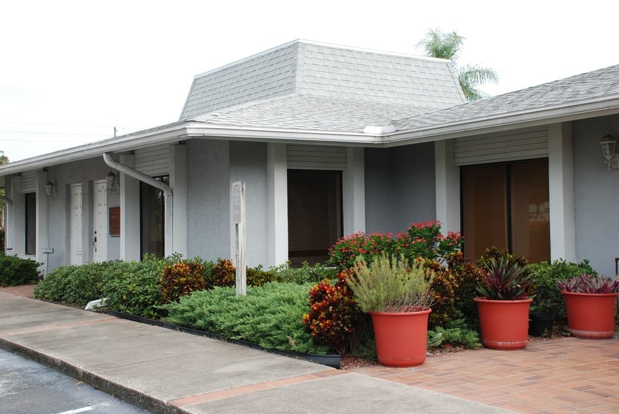 7850 Ulmerton Rd, Largo, FL for lease - Building Photo - Image 2 of 6