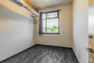 2512 SE 25th Ave, Portland, OR for lease Interior Photo- Image 2 of 3