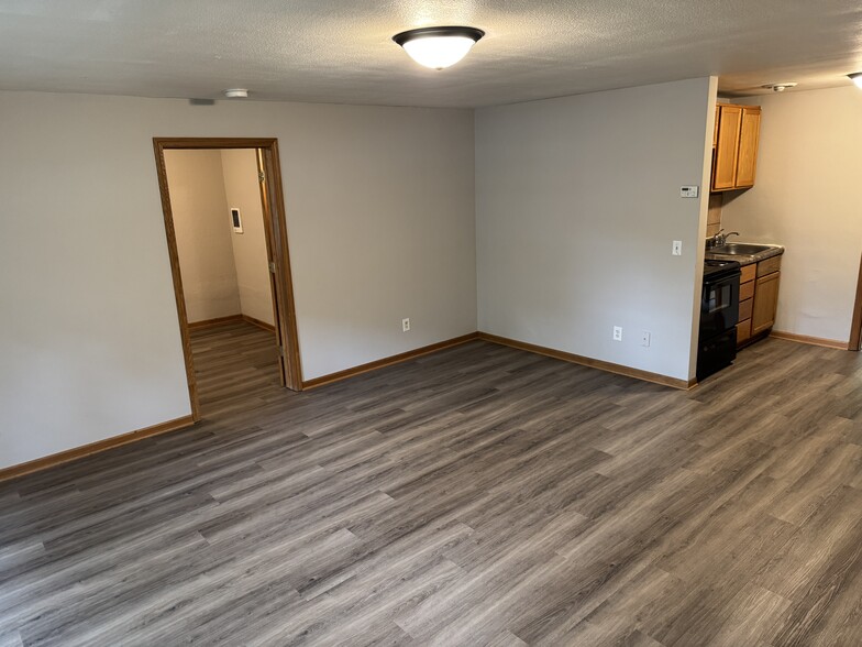 Vista View Apartments portfolio of 3 properties for sale on LoopNet.com - Interior Photo - Image 3 of 8