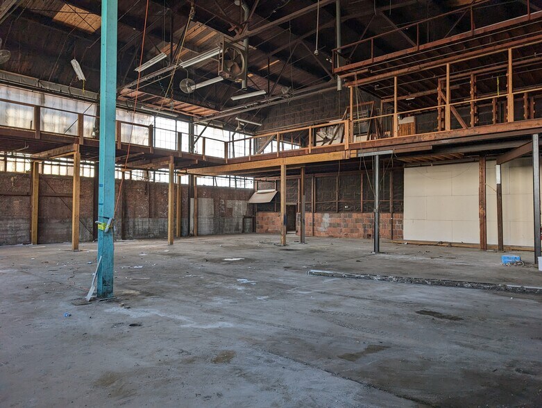 23 Liberty St, Passaic, NJ for lease - Building Photo - Image 3 of 15