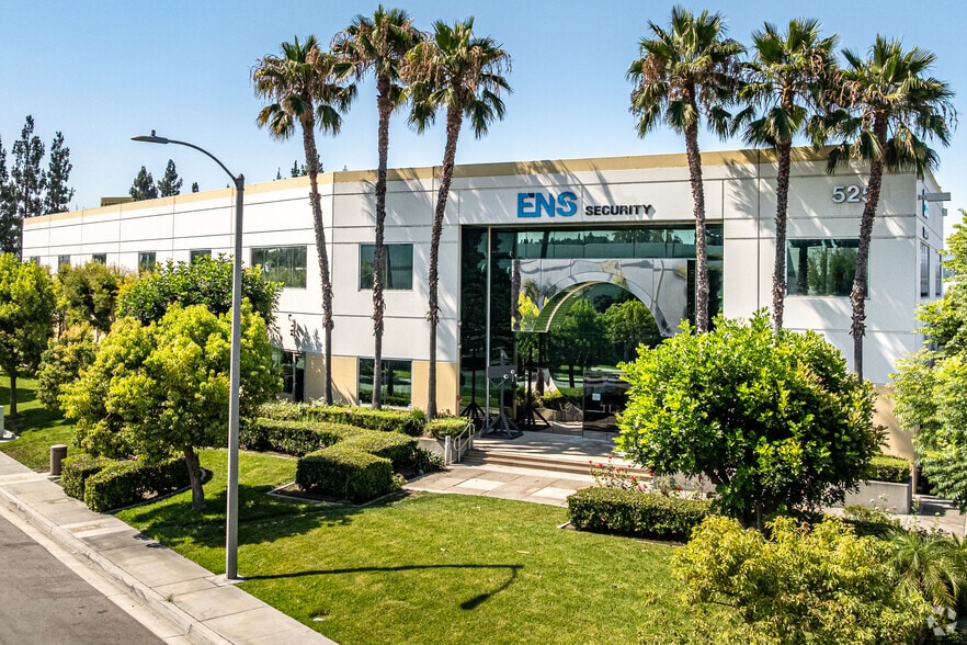 525 Parriott Pl, City Of Industry, CA for lease - Primary Photo - Image 1 of 6