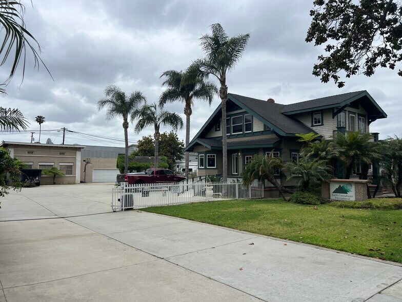 1642 E 4th St, Santa Ana, CA for sale - Building Photo - Image 1 of 5