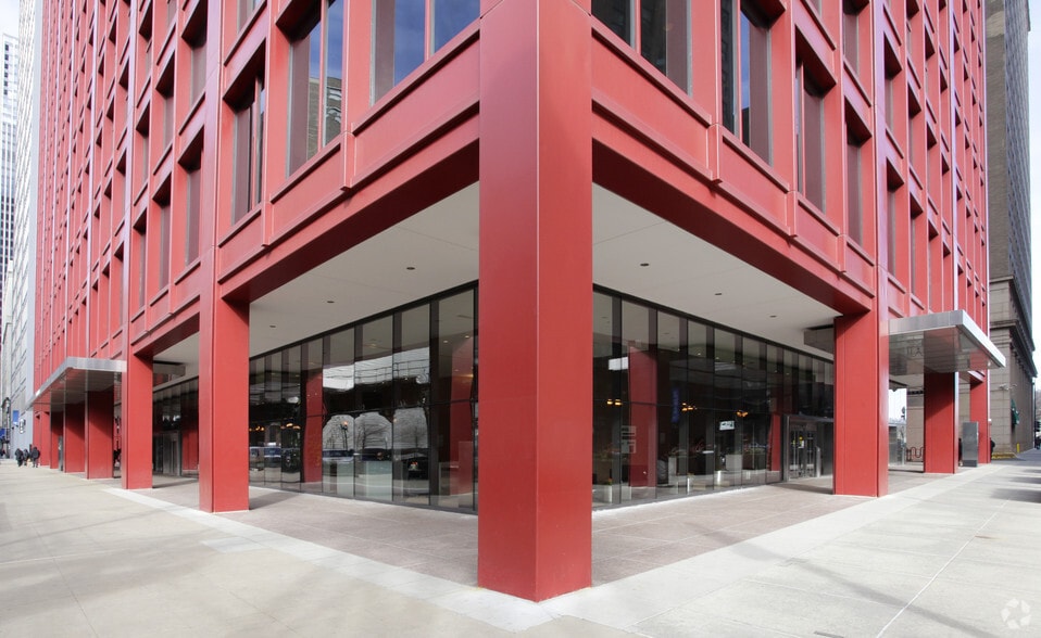 333 S Wabash Ave, Chicago, IL for lease - Building Photo - Image 2 of 23